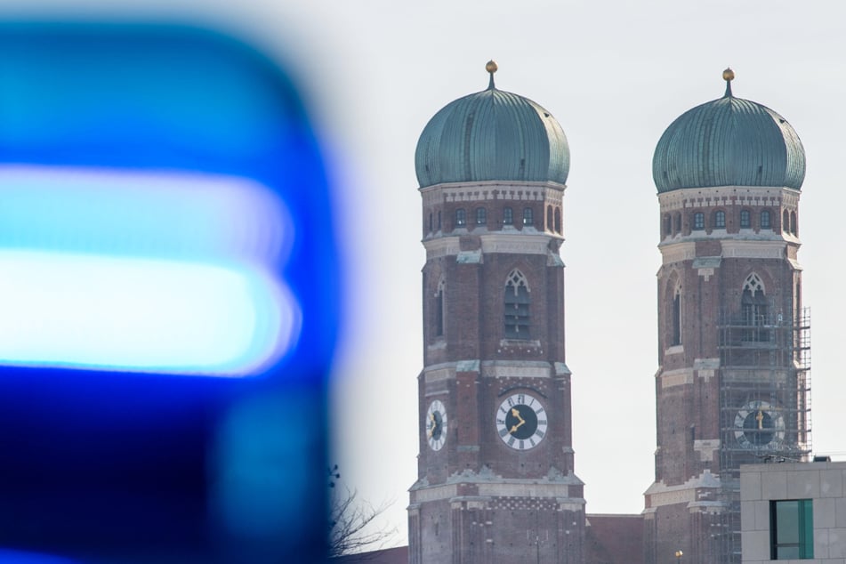 Ein Tourist (43) aus Großbritannien ist in München von zwei Männern attackiert und ausgeraubt worden. (Symbolbild)