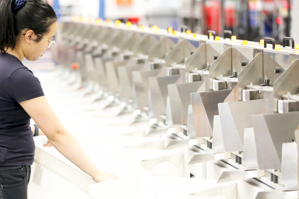 Für die Wartung dieser Maschine wird ab sofort ein Servicetechniker (m/w/d) gesucht.