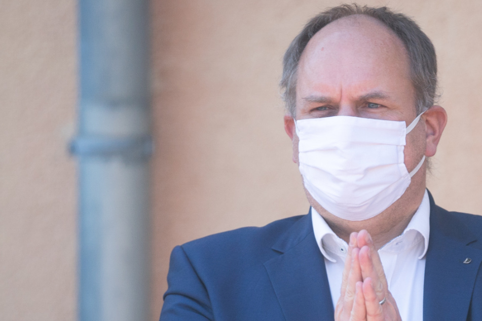 Oberbürgermeister Dirk Hilbert (FDP) steht im Fokus.