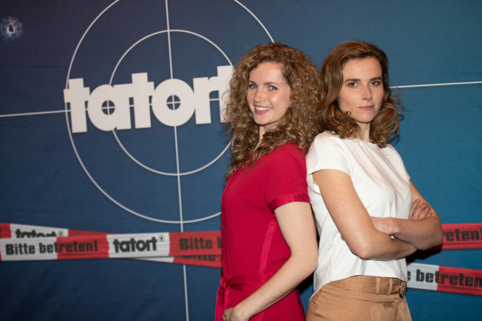 Cornelia Gröschel (links) und Karin Hanczewski treten zusammen mit dem "Tatort Dresden"-Team in der Kategorie "Schauspiel" gegen Ulrich Noethen, Ursula Werner, Katharina Wackernagel und Alexander Scheer an.