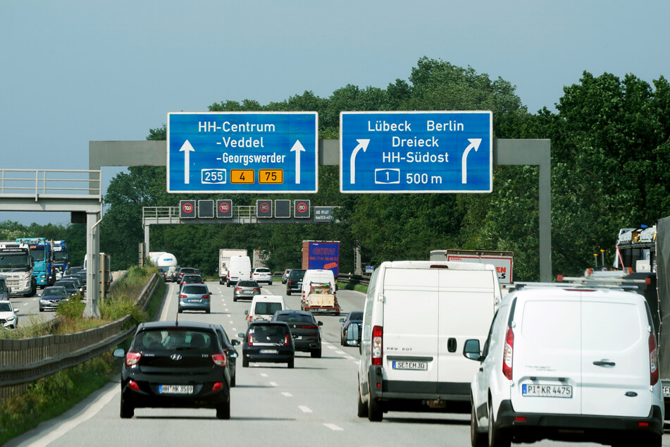 Nach Unfall: A1 am Mittwoch für Fahrbahnreparatur gesperrt