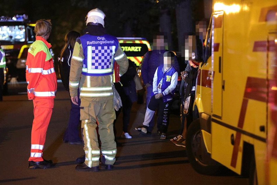 Die Einsatzkräfte konnten 15 Menschen retten und ins Freie bringen.