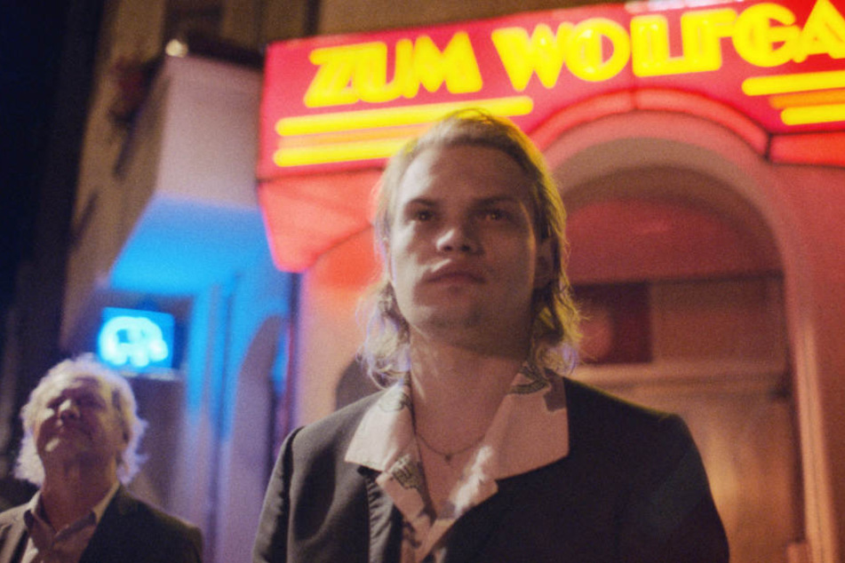Wilson Gonzalez (28, re.) und Uwe Ochsenknecht (62) im neuen Spot für den BVG-Rufbus "BerlKönig".
