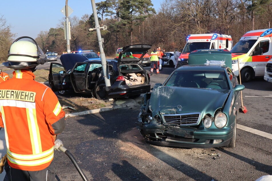 An beiden Wagen entstand bei dem Kreuzungsunfall in Schwetzingen Totalschaden.