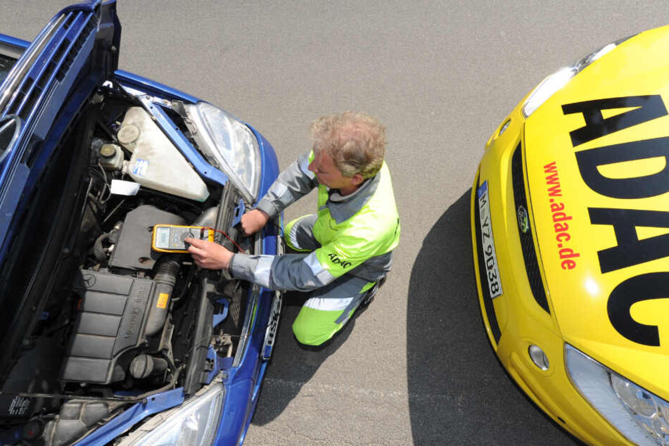 Deit drei jahren schreibt der ADAC rote zahlen. Nun will man reagieren. (Symbolbild)
