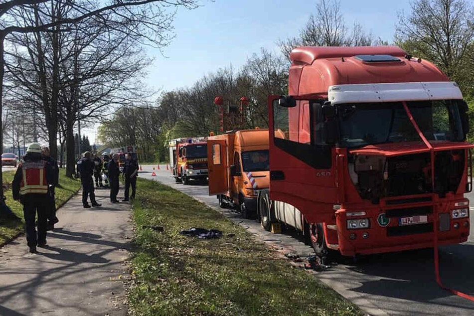 Unter diesem Führerhaus wurde der Lkw-Fahrer eingeklemmt.