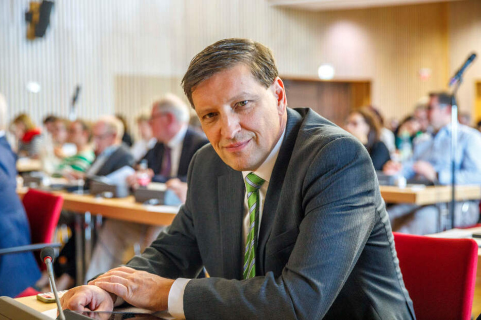 Jens Genschmar (51, Freie Wähler) fordert den OB auf, "den Amoklauf des grünen Baubürgermeisters zu stoppen."
