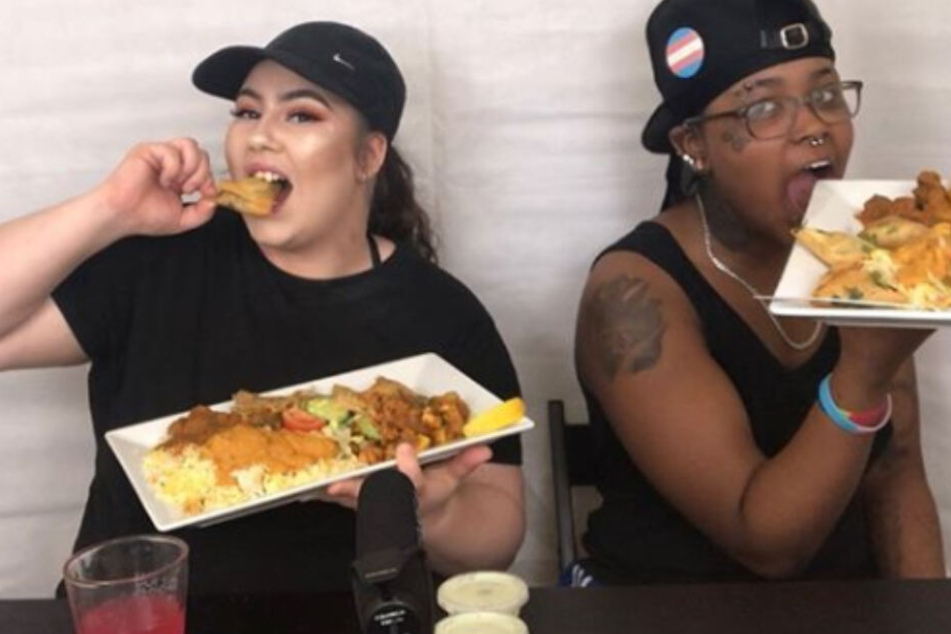 Charna Rowley (l.) mit ihrem Freund auf Instagram. "Du bringst mich dazu, das Essen mehr zu schätzen, ich liebe es!", kommentierte ein Follower.