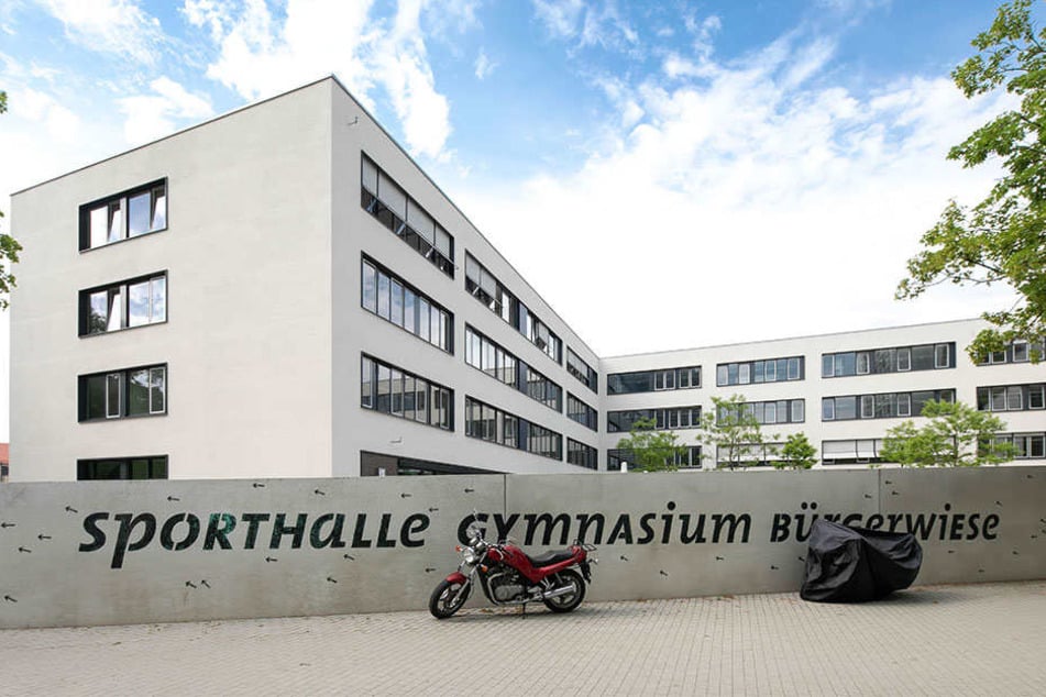 Die Jalousien lassen sich nicht steuern, auch die Lüftung funktioniert nicht: Die Technik im Gymnasium Bürgerwiese streikt.