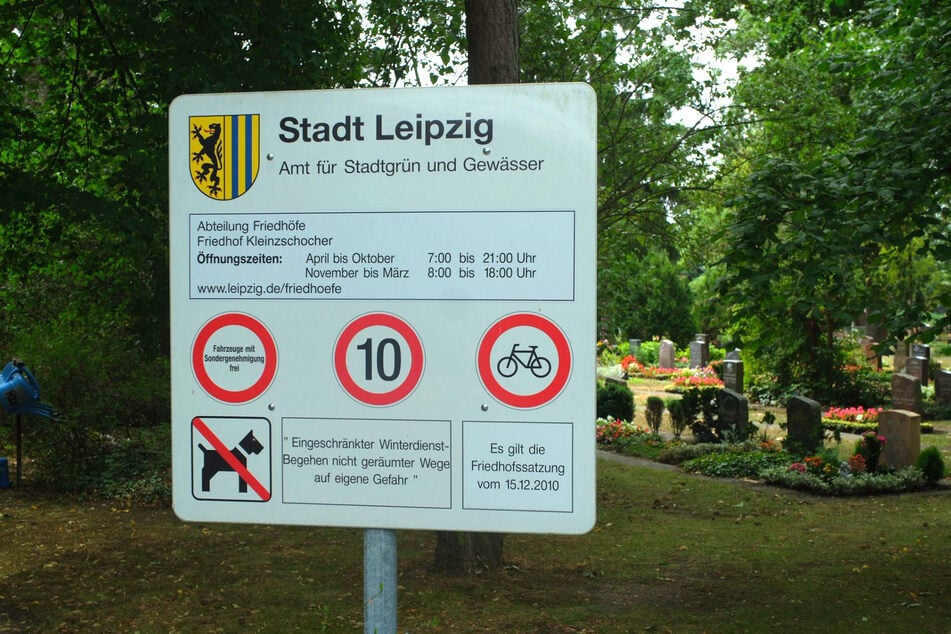 Die Polizei sucht Zeugen zu der Tat an der Schwartzestraße.