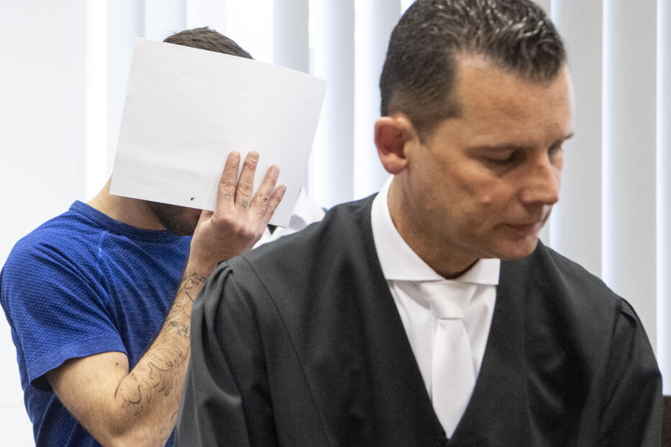 Der irakische Flüchtling Ali Bashar (Li.) wurde zu einer lebenslangen Haftstrafe verurteilt.