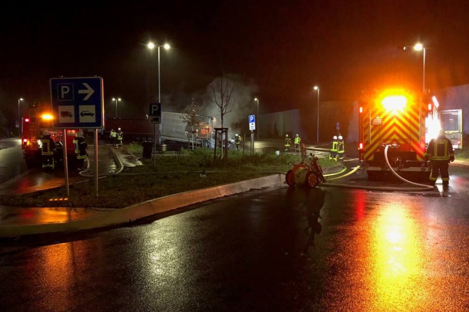 23 Feuerwehrleute waren bei der Brandbekämpfung im Einsatz.