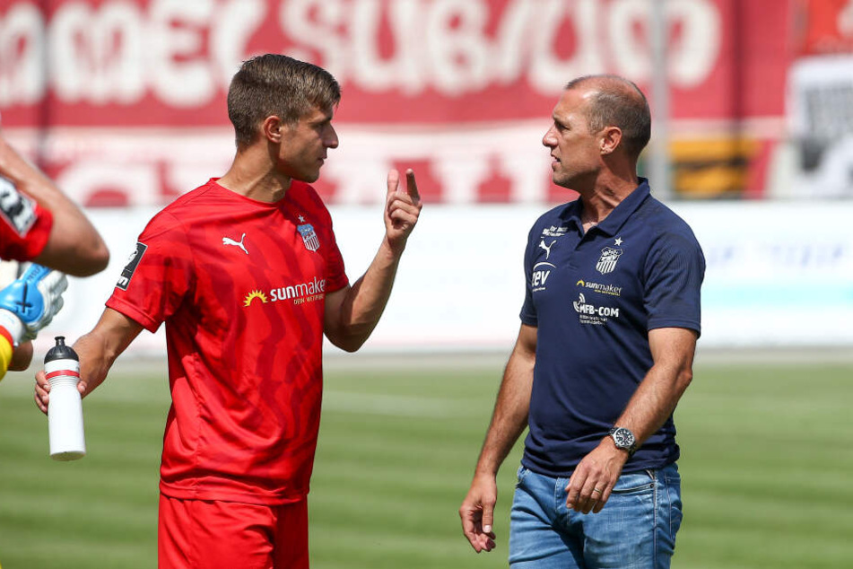 FSV-Coach Joe Enochs (r.) wird auch am Montagabend auf Maurice Hehne setzen.