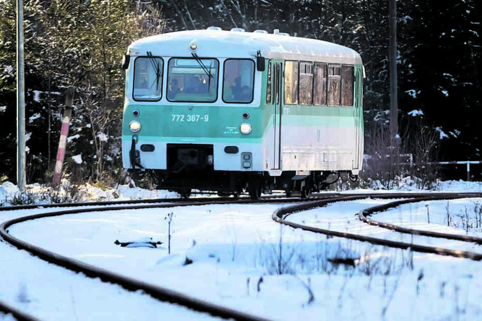 Kraftvolle Nostalgie: Der "Musikwinkel-Express" muss im hügeligen Vogtland eine Steigung von bis zu 26 Prozent bewältigen.