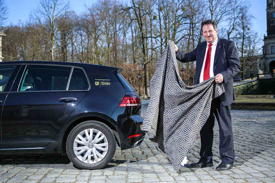 Im Winter wärmt die Decke, falls OB-Fahrer André Birnbaum (49) im Auto wartet.