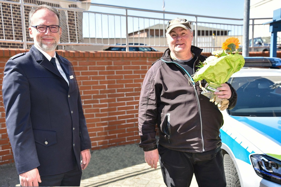 Sven Pohling (li.) und der Lebensretter Wilfred Greif (55).