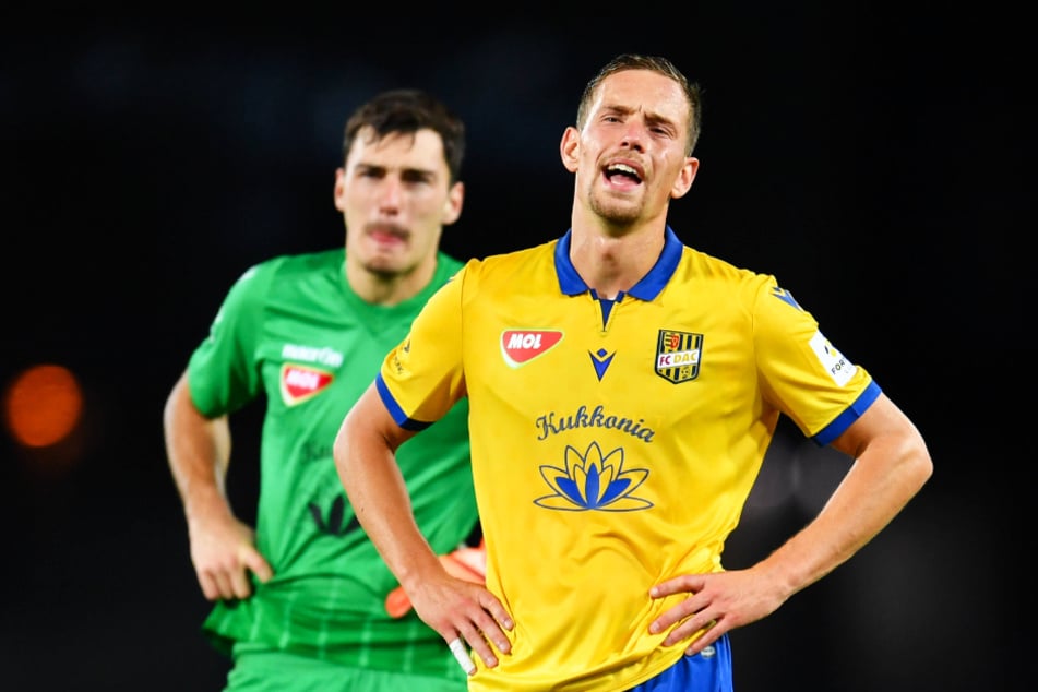 Jannik Müller (r., 26) ist beim DAC Dunajska Streda unumstrittener Stammspieler in der Innenverteidigung. Nach neun Siegen in neun Spielen, von denen er acht absolvierte, gab es beim LASK nun den ersten (heftigen) Rückschlag.