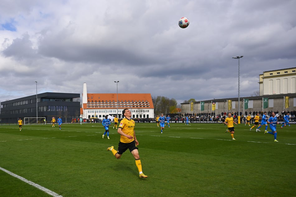 Schön anzuschauen war Dynamos Testspiel gegen FK Mladá Boleslav bei kalten 8 Grad Celsius nicht.