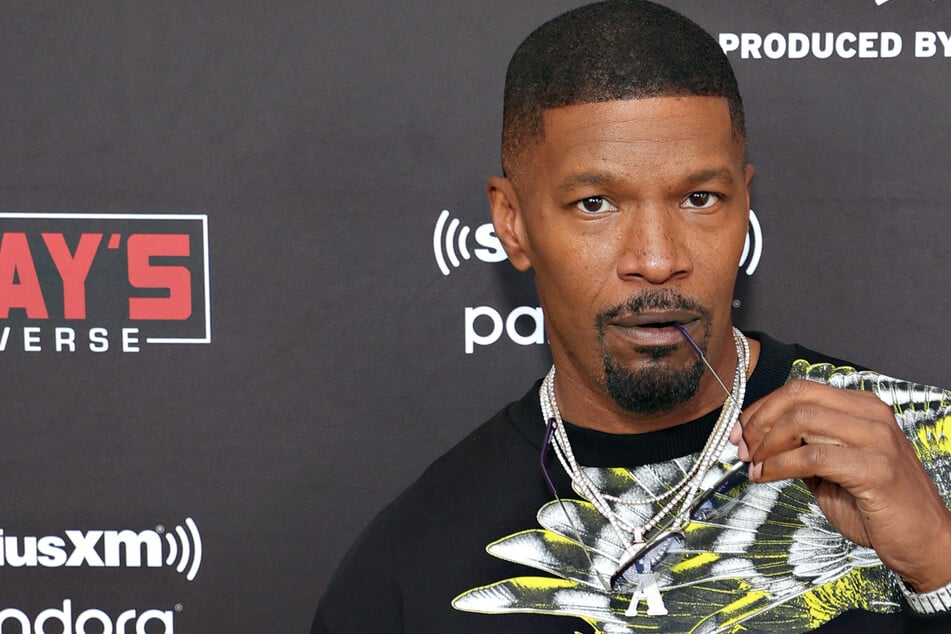Jamie Foxx continues comeback with good deed for a fan!