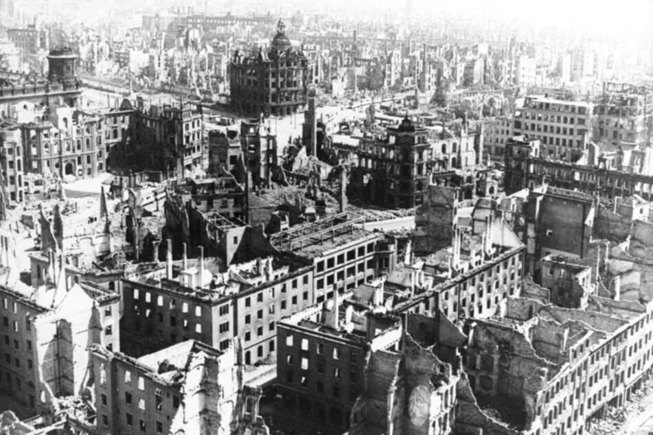 Die zerstörte Innenstadt von Dresden nach den Bombenangriffen 1945.