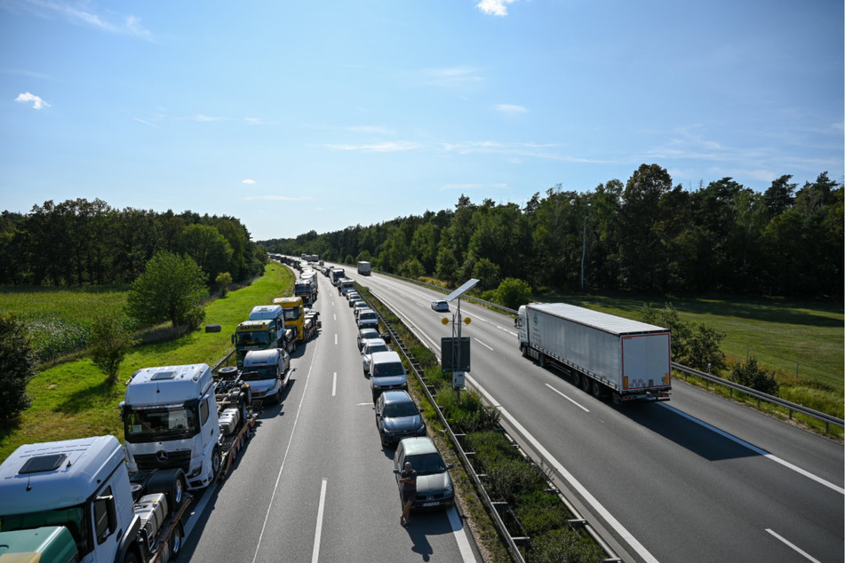 Rund zweieinhalb Stunden dauerte die Vollsperrung der Richtungsfahrbahn an.