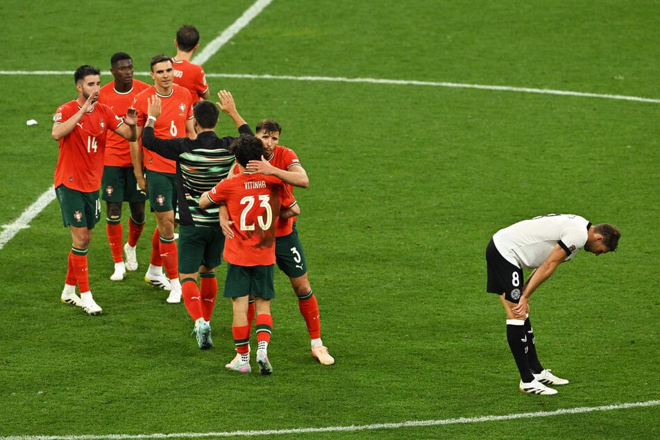 Leon Goretzka und seine Kollegen verlieren am Ende mit 1:2 gegen Portugal.