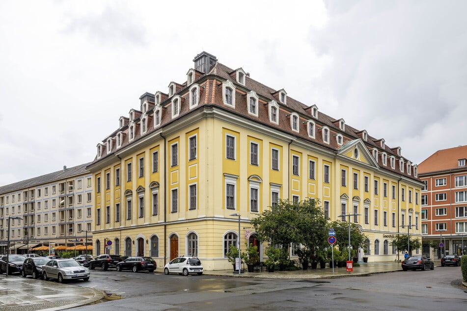 In Nachbarschaft zum Rathaus: das Hotel Gewandhaus.