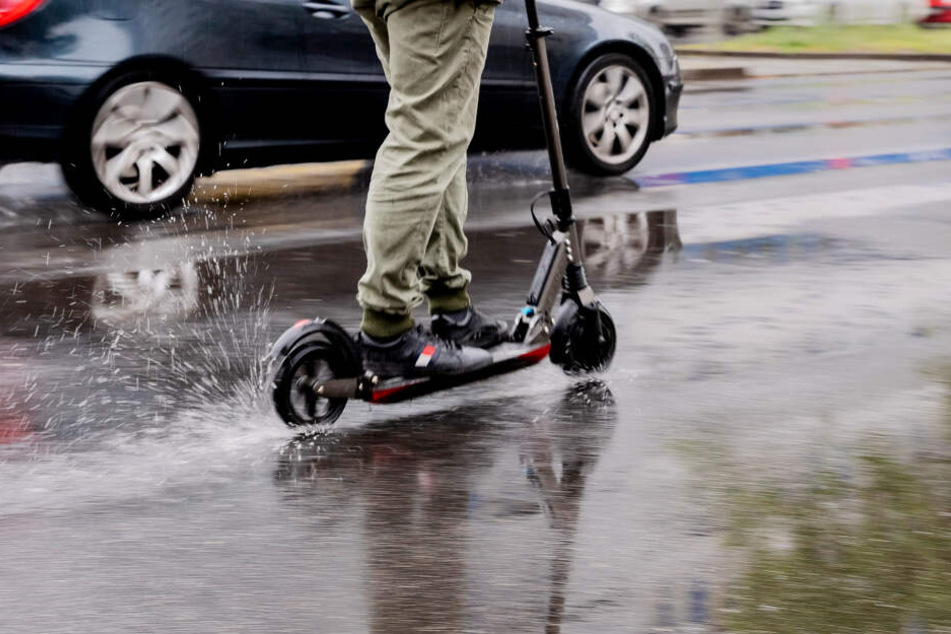Die neuen E-Scooter sind beliebt, führen aber oft zu Unfällen im Straßenverkehr.