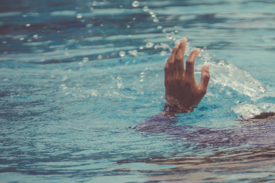 Im Pool "ertrunken": Tot geglaubtes Kind zeigt plötzlich wieder Lebenszeichen
