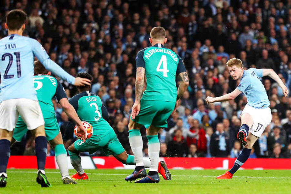 Kevin De Bruyne (r.) war Manchester Citys Mann des Abends und an nahezu jeder Offensivaktion beteiligt.
