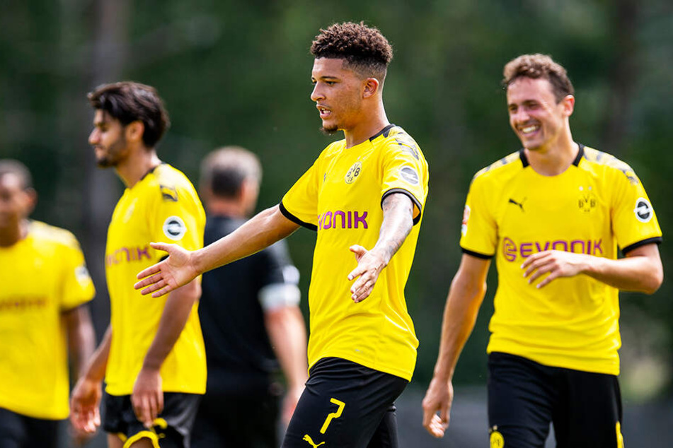 Jadon Sancho bejubelt sein drittes Tor und den damit verbundenen 6:0 Endstand für den BVB