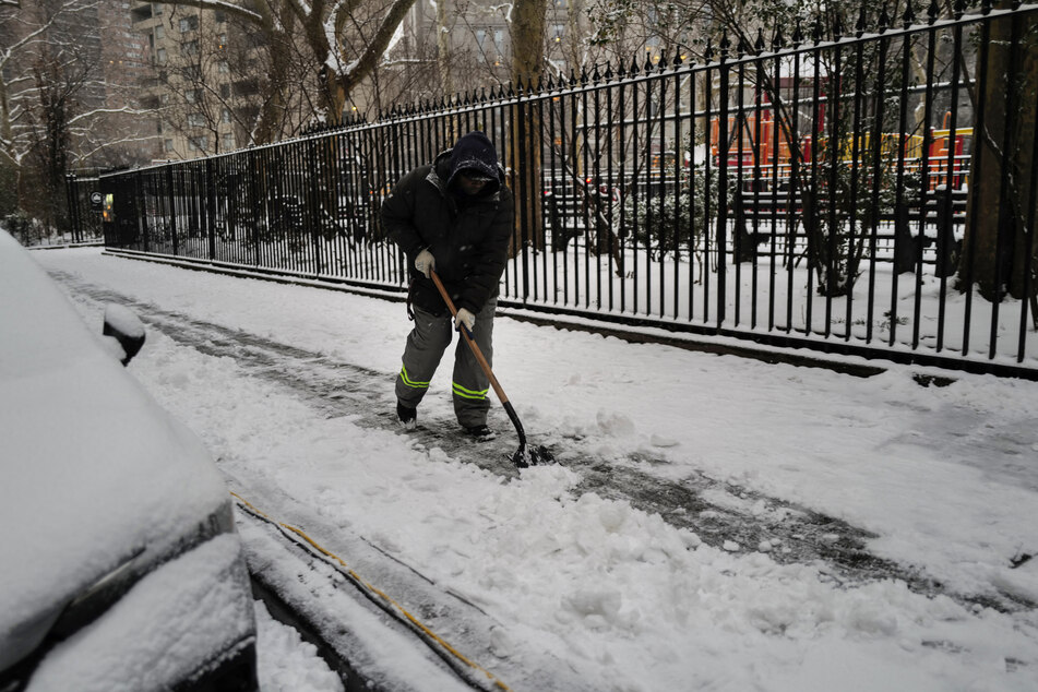New York City has received its first inch of snow in over 700 days.