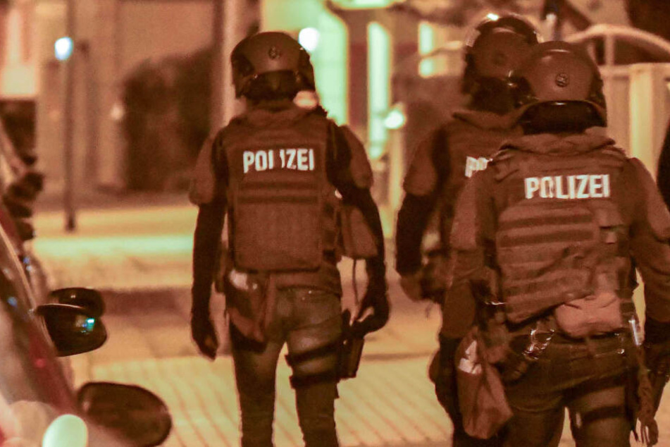 SEK-Einsatz in der Lumumbastraße in Magdeburg.