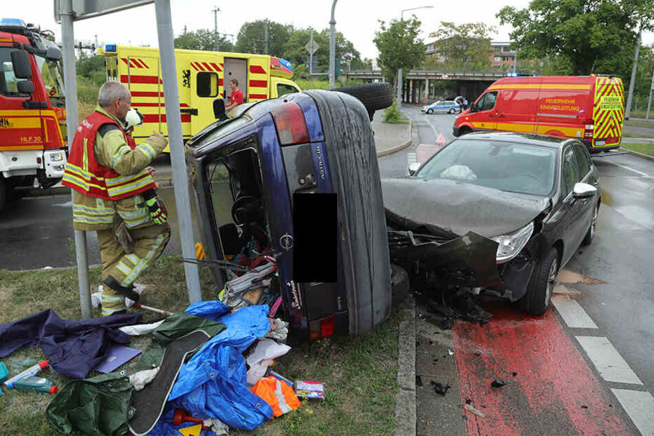 Zwischen dem Opel Astra und dem Citroen kam es zum Zusammenstoß.