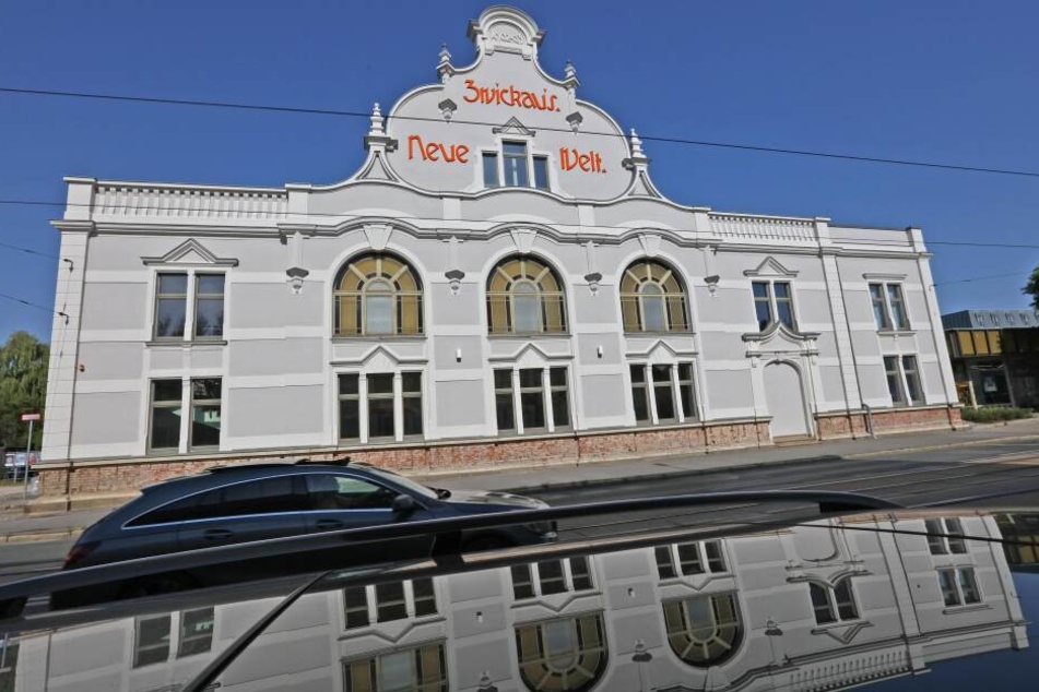 Unbekannte Täter brachen ins Konzert- und Ballhaus Neue Welt in Zwickau ein.