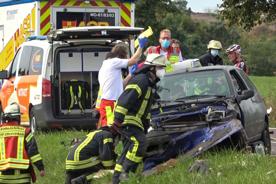 Bei einem schweren Unfall in Magdeburg sind am Sonntag zwei Menschen schwer verletzt wurden.
