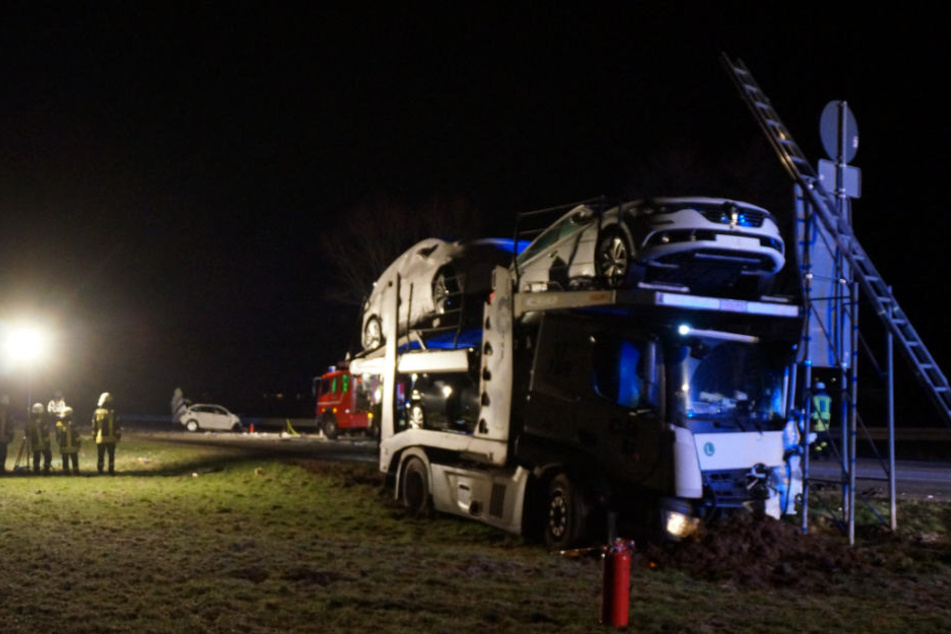 Mit dem Autotransporter stieß der Skoda zusammen.