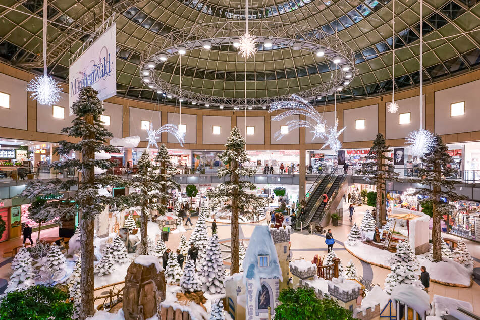 Weihnachtlich geschmückt präsentiert das Allee-Center Leipzig ein festliches Programm und tolle Aktionen.