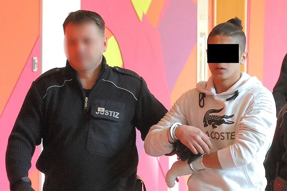 Messerstecher Abdalrhmen A. (18) kam Montag nochmal mit Bewährung davon.