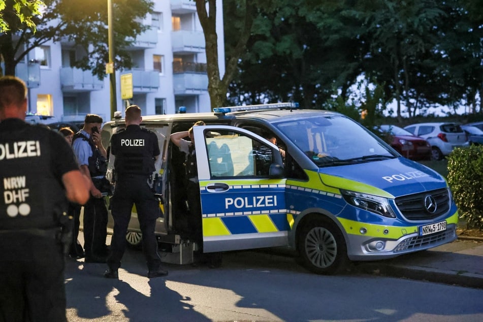 Rund 80 bis 100 Einsatzkräfte der Polizei waren nötig, um die Situation unter Kontrolle zu bekommen.