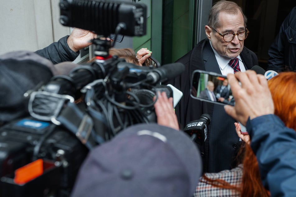 Rep. Jerry Nadler's aide handcuffed while observing agents brutally detaining migrants