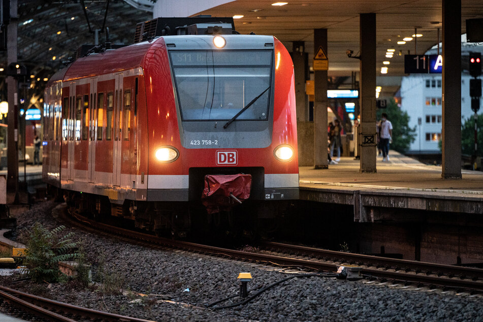 Im Regional- und S-Bahnverkehr fielen die meisten Linien in NRW aus oder fuhren nur eingeschränkt.