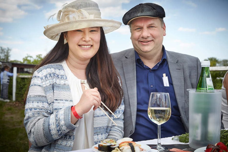 Su Yeon Hilbert (36) mit ihrem Mann
und Oberbürgermeister Dirk Hilbert
(45, FDP).