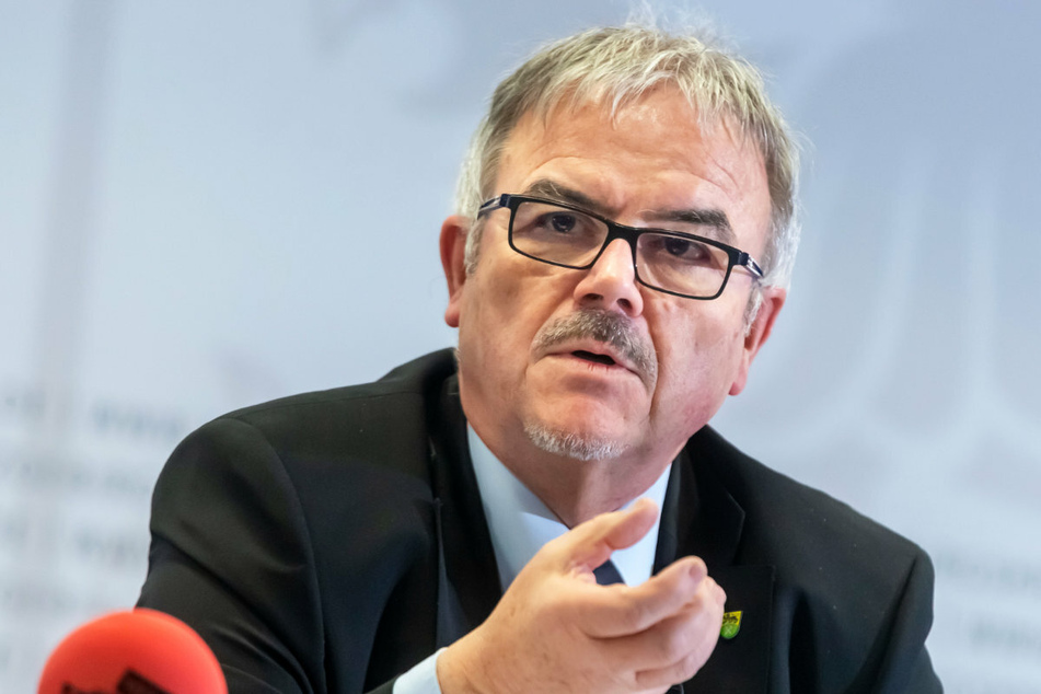Landrat Frank Vogel (63, CDU) hat sich bereits gegen Corona impfen lassen. Das ist nun ein Fall für die Justiz.