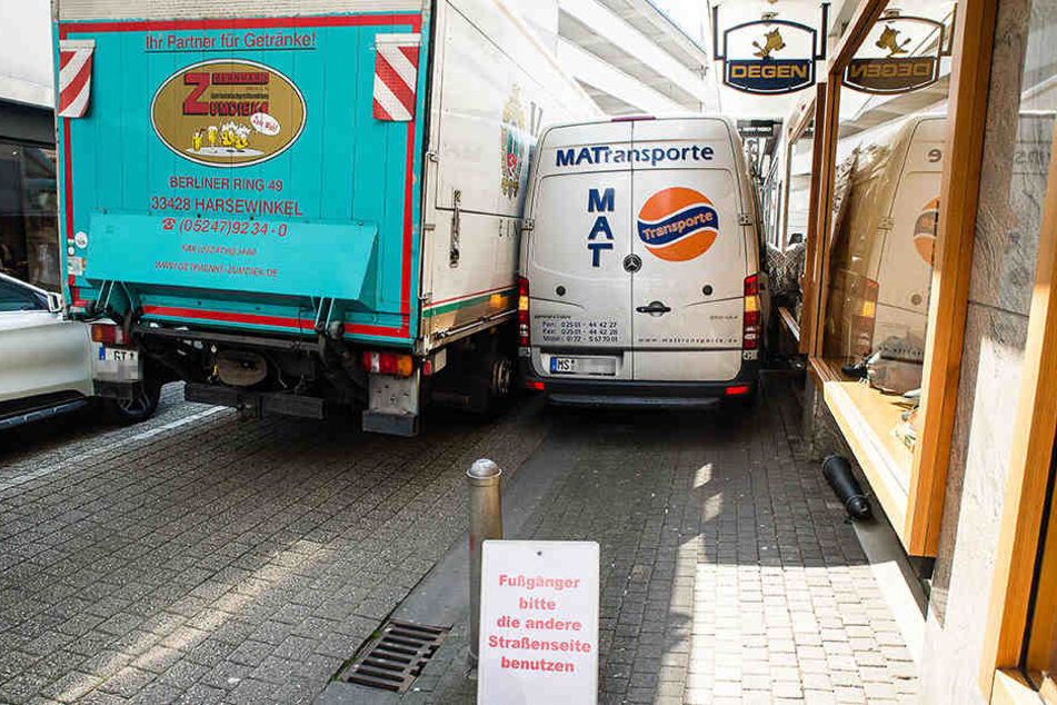 Der Getränkelaster konnte nicht durchkommen.