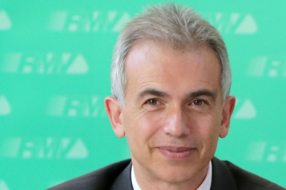Der Oberbürgermeister von Frankfurt findet, dass die Firmen für den Betrug gerade stehen müssen.