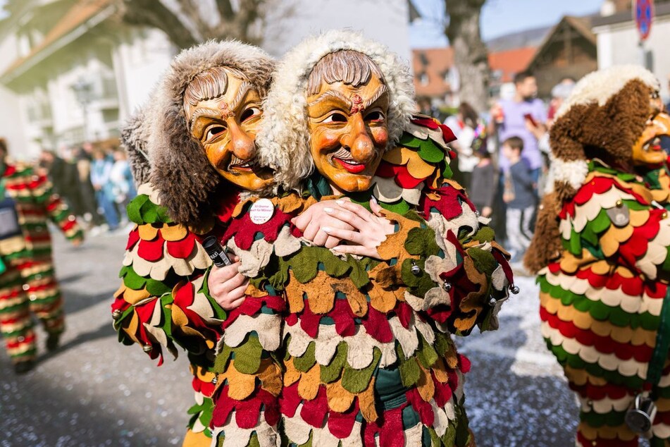 Im Ländle startet Fasnet erst im Januar - dann ziehen Hunderte Narren durch die Straßen. Jedes Jahr werden Tausende Zuschauer erwartet. (Archivfoto)