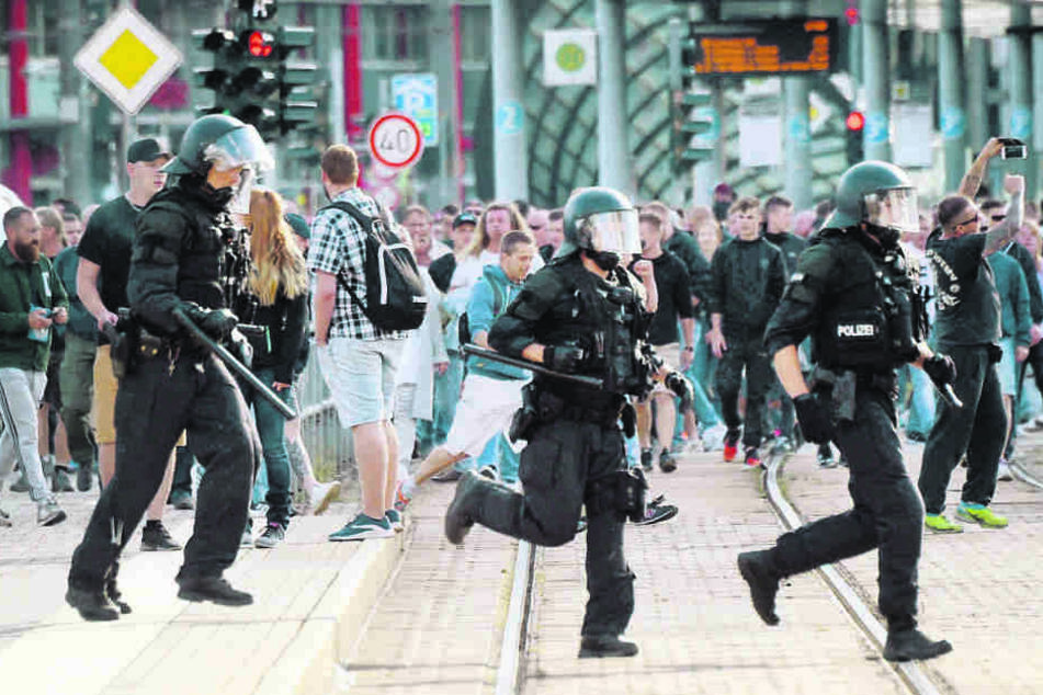Nach dem Abbruch des Stadtfestes am 26. August 2018 kam es zu Demos und Ausschreitungen.