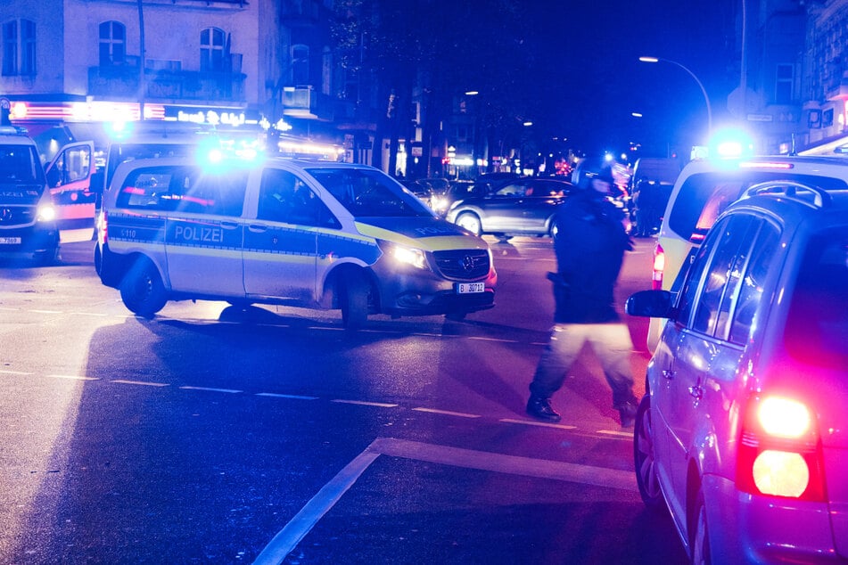 Am Abend ist in Neukölln eine Kugelbombe gezündet worden.