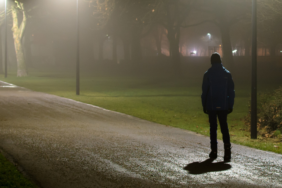 Fußgänger macht schockierenden Fund bei morgendlichem Rundgang